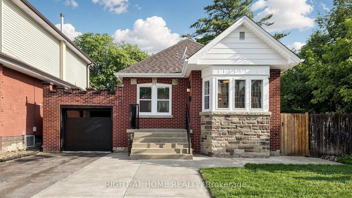 59 Longwood Road N — photo 1