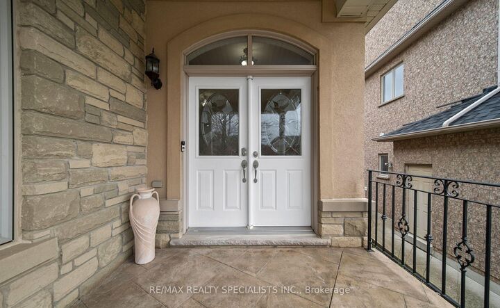 Photo de la propriété:  31 Saint Hubert Drive  ON L6P 1W1 