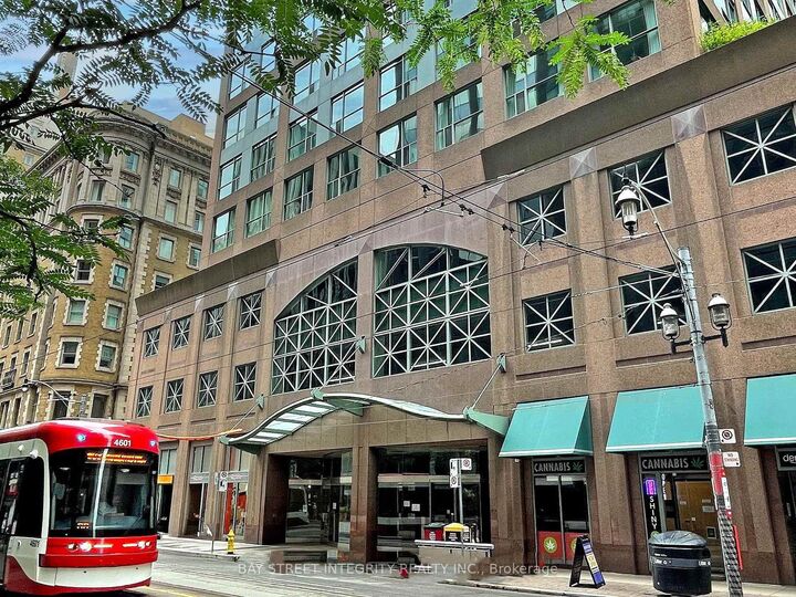 7 King Street E 917 — photo 1