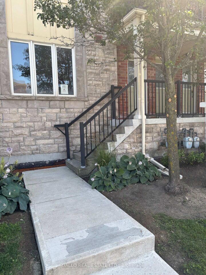 Property Photo: 2245 Bur Oak Avenue 86 ON L6E 0C2