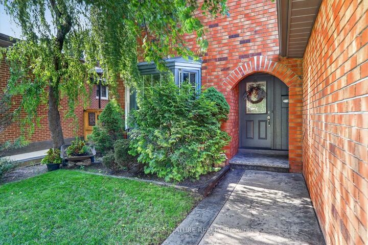 Property Photo:  62 Massey Street  ON L6S 2W5 