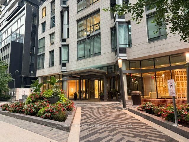 Property Photo:  45 Charles Street E 2708  ON M4Y 0B8 