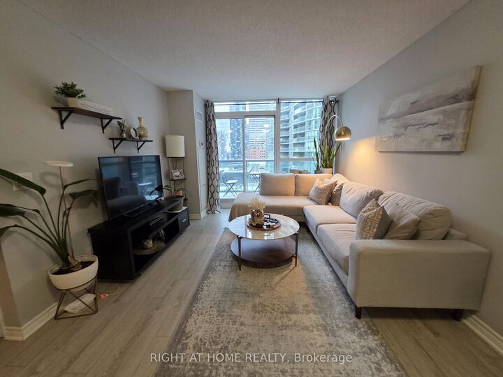 Property Photo: 25 Lower Simcoe Street 1223 ON M5J 3A1