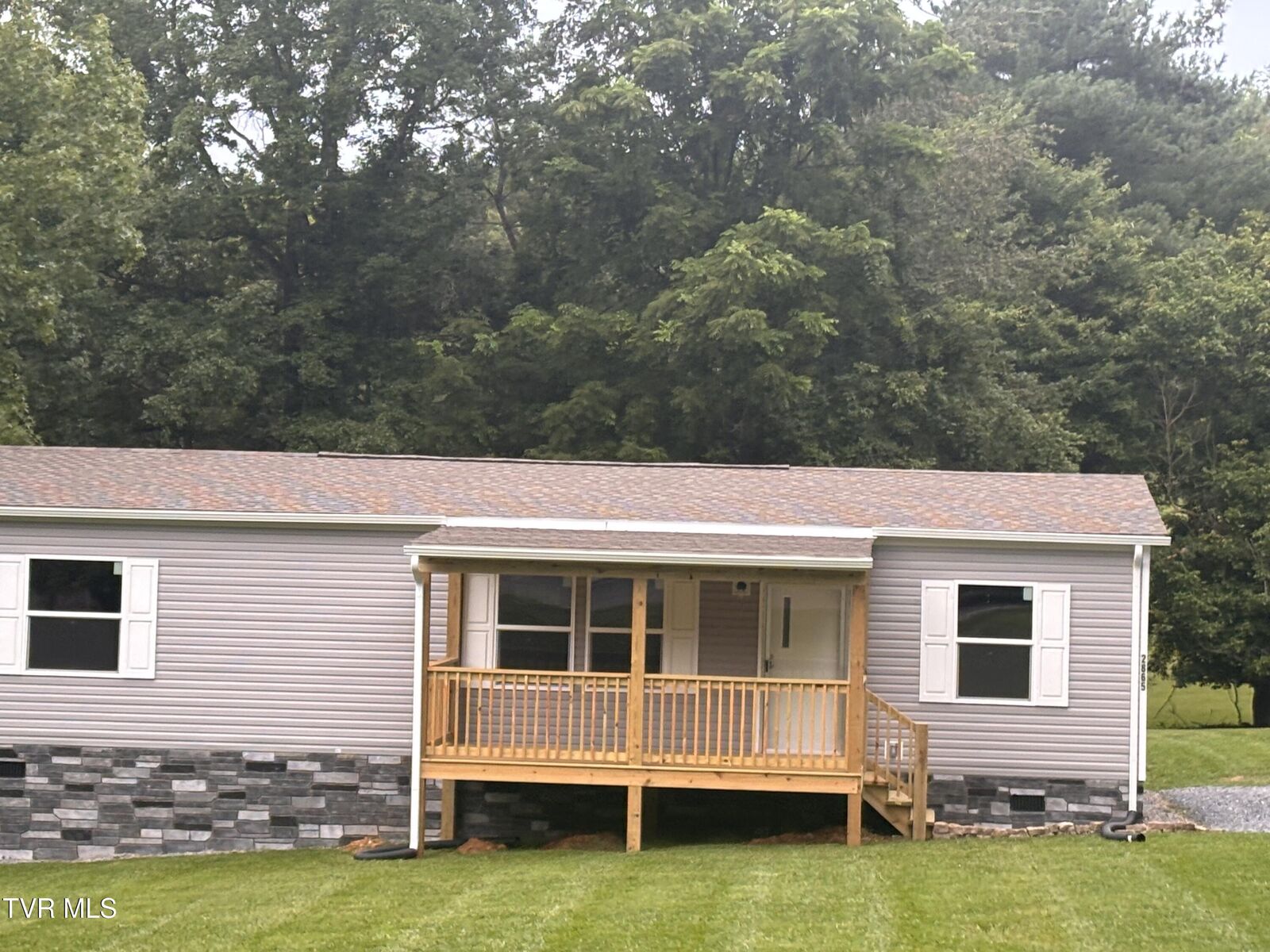 Property Photo: 2865 Devault Bridge Road TN 37686