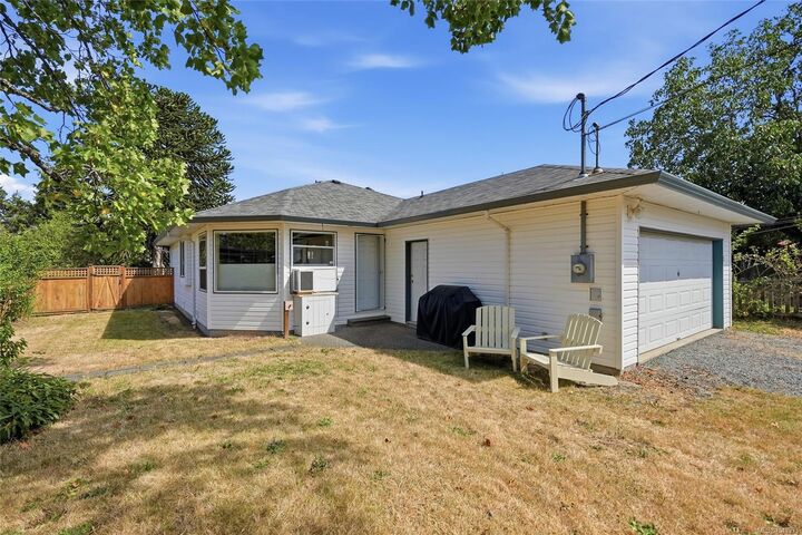 Property Photo: 403 Watfield Ave BC V9R 3P6