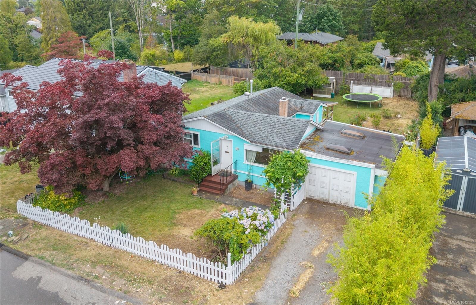 Property Photo:  709 Stirling Ave  BC V9R 4C9 