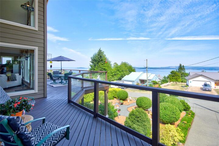 Property Photo: 5633 6th St BC V0R 3B0
