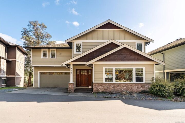 Property Photo: 942 Arngask Ave BC V9B 5X7