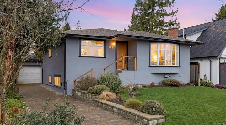 Property Photo: 916 Monterey Ave BC V8S 4V2