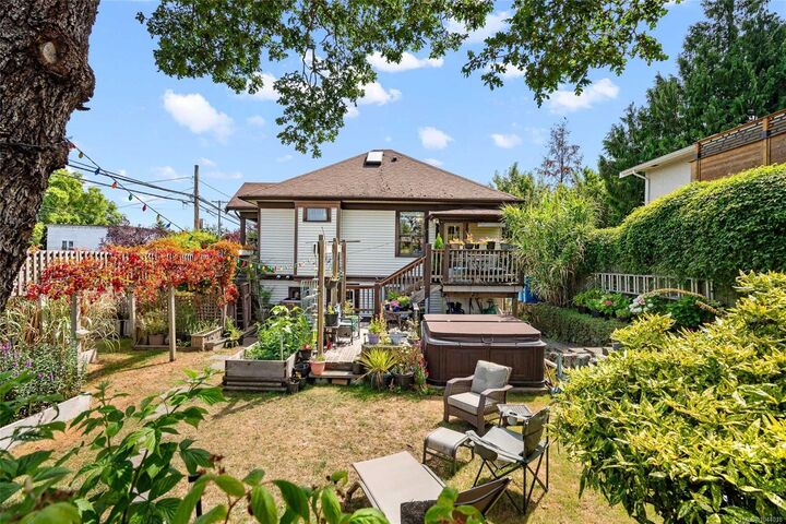 Property Photo: 1439 Haultain St BC V8R 2J8