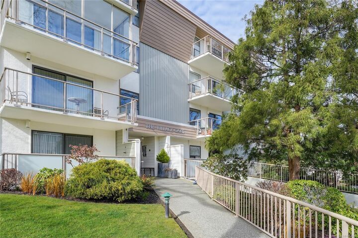 Property Photo:  2125 Oak Bay Ave #303  BC V8R 1G1 