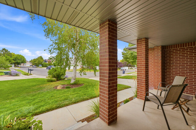 Property Photo:  2073 E Village Point Way  UT 84093 