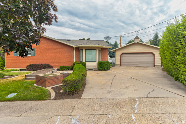 Property Photo:  306 N 650 E  UT 84037 