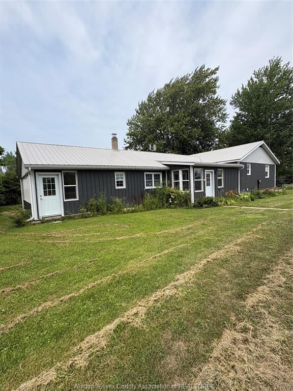 949 East West Rd — photo 1