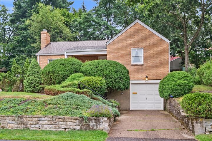 Property Photo:  1022 Willow Dr  PA 15237 
