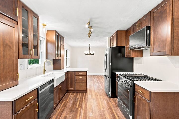Property Photo: 107 Colonial Way PA 15001