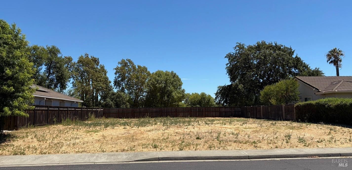 Property Photo:  755 Kingman Drive  CA 95687 