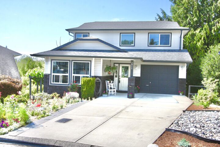 3911 Waterton Crescent — photo 1