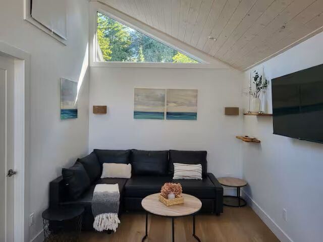 Property Photo:  26xx Gordon Avenue  BC V4A 3J3 