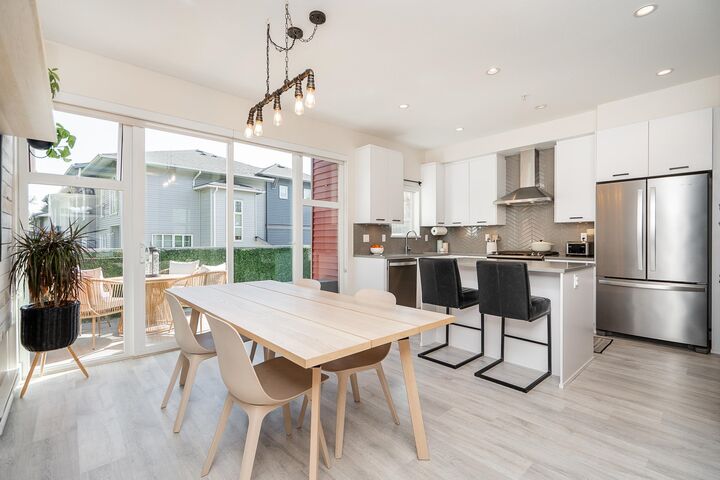 Property Photo:  24076 112 Avenue 6  BC V2W 0K2 