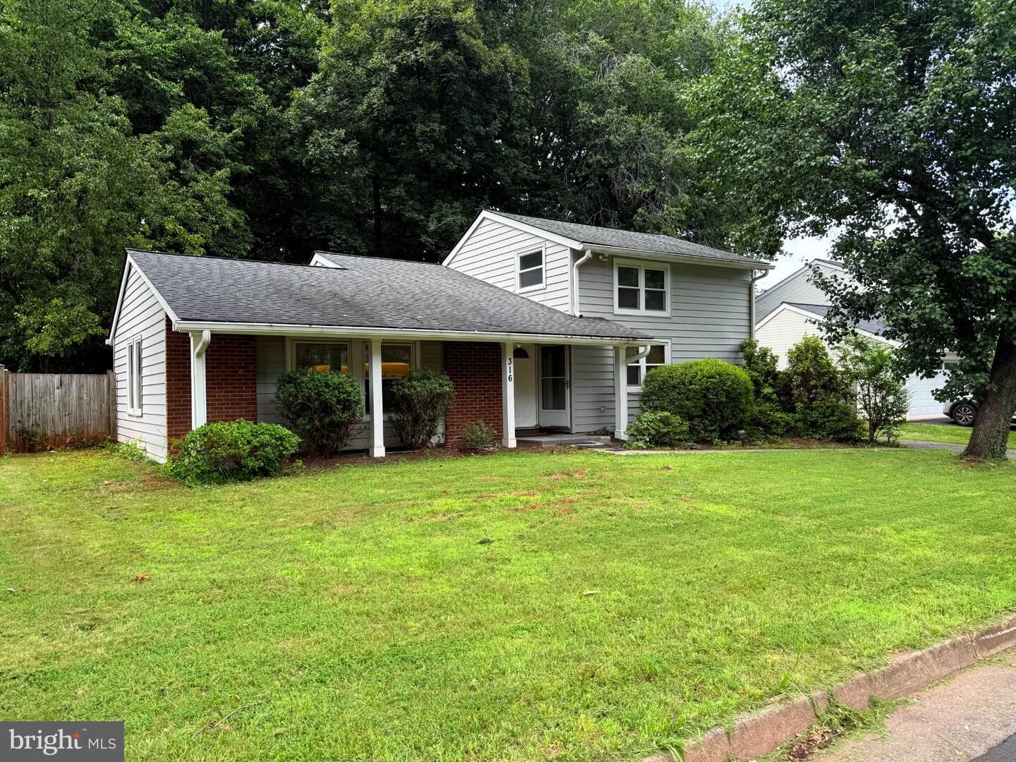 Property Photo:  316 Sugarland Run Drive  VA 20164 