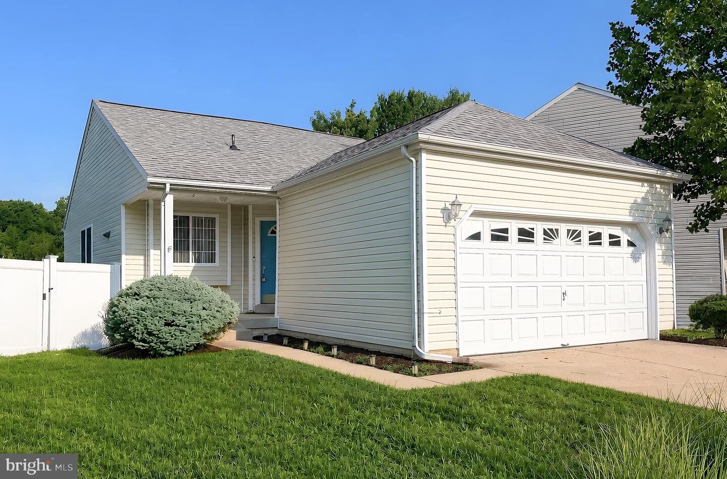 Property Photo: 45525 Coosan Court MD 20634