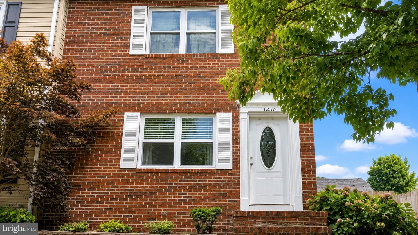 Property Photo: 1238 Holmespun Drive MD 21122