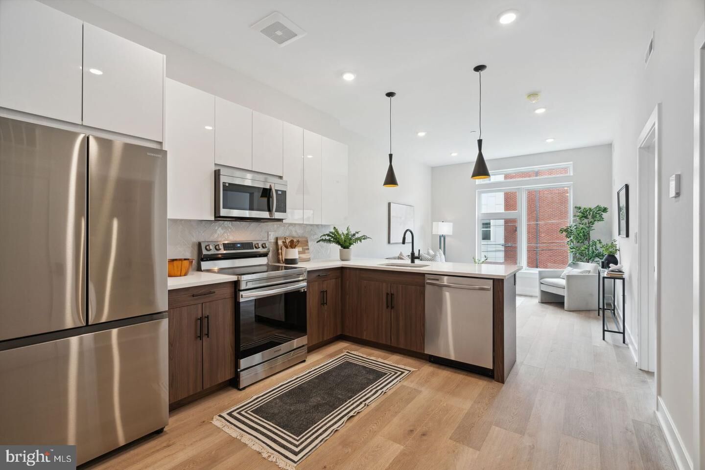 Property Photo: 720 W Thompson Street 602 PA 19122