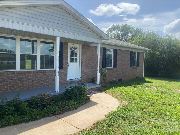 Property Photo:  2503 Taylor Road  NC 28152 