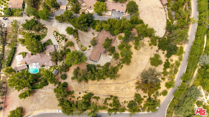 Property Photo:  5854 Round Meadow Rd  CA 91302 