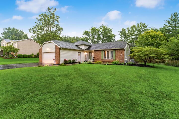 Property Photo: 11900 Huntington NW Way OH 43147
