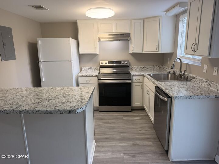 Property Photo: 2916 Sequoia Avenue FL 32405