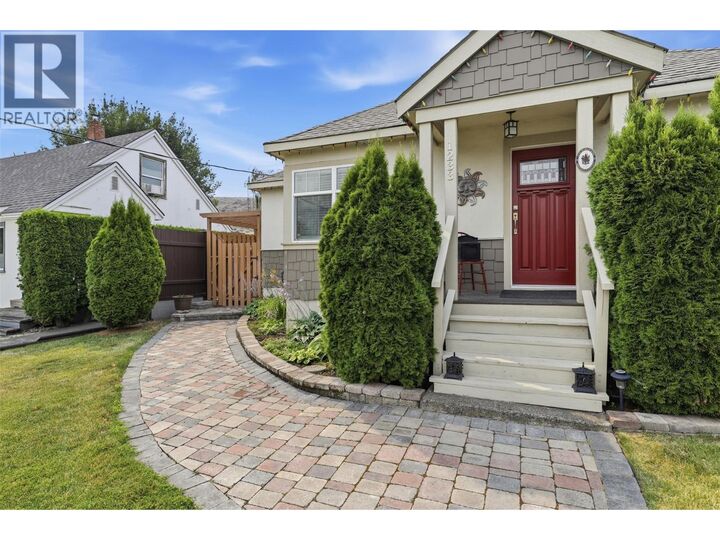 Property Photo:  1233 Pine Street  BC V2C 3A8 