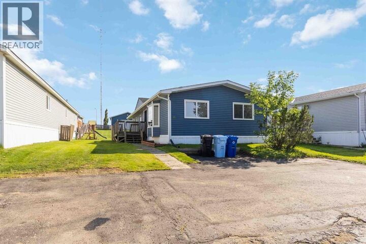 Property Photo:  180 Greenbriar Bay  AB T9H 3Y4 