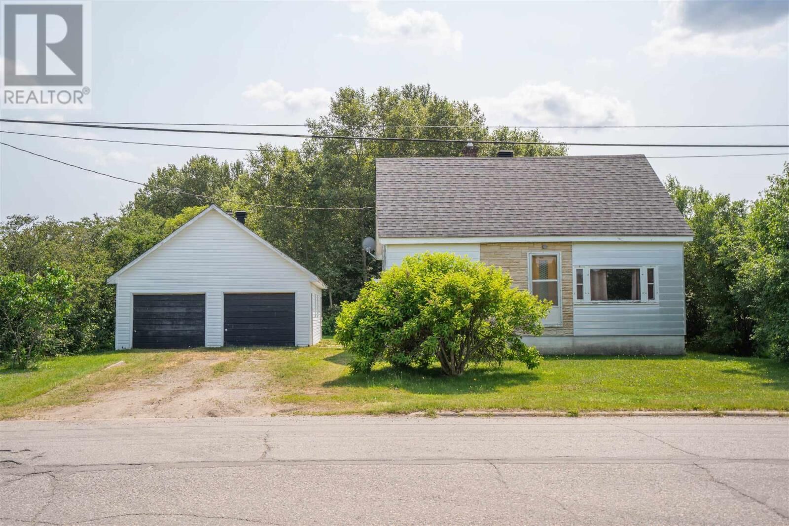 Property Photo:  191 Rossmore Rd  ON P6C 2Y7 