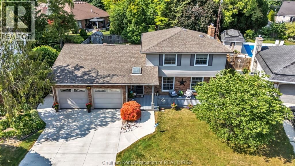 Property Photo:  167 Chippewa Drive  ON N7M 2B3 