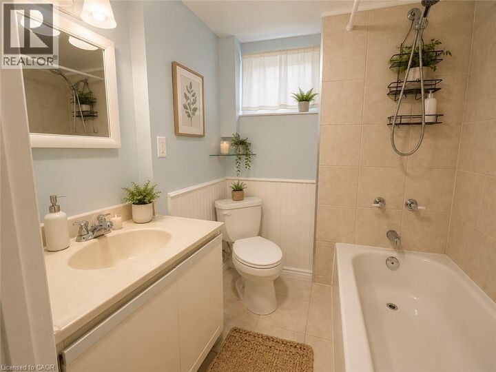 Property Photo:  15 Prospect Street South 2  ON L8M 2Y9 