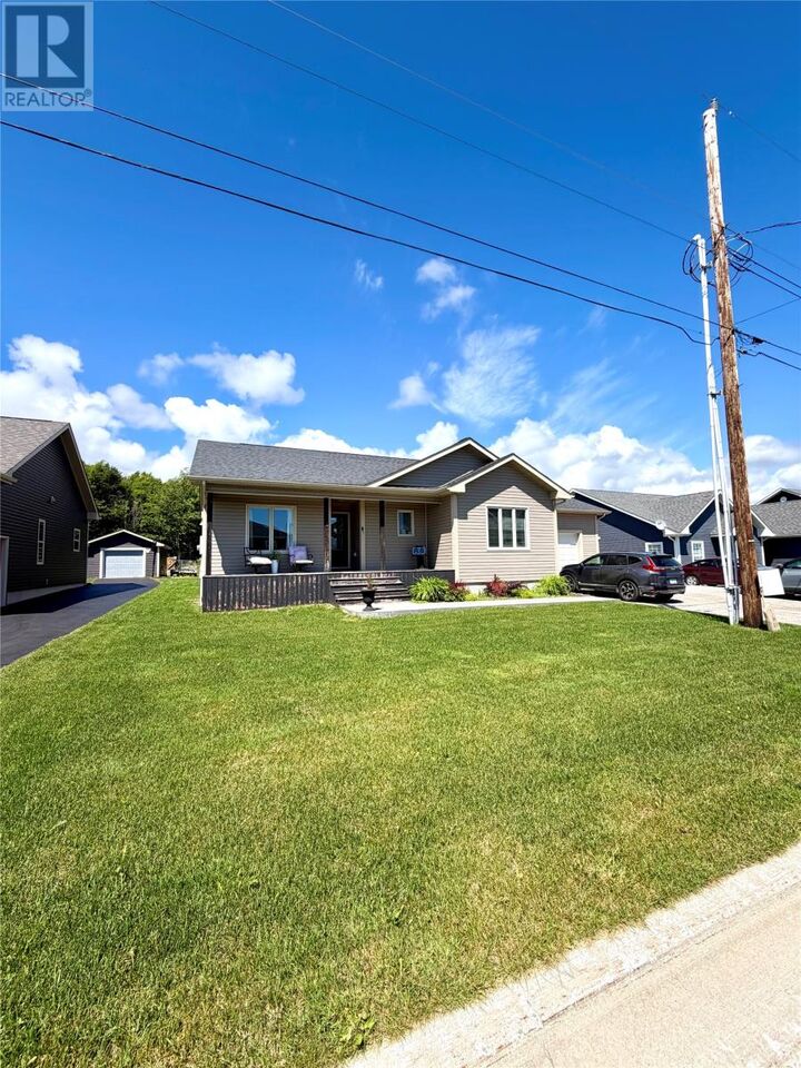 7 Simon Drive — photo 1