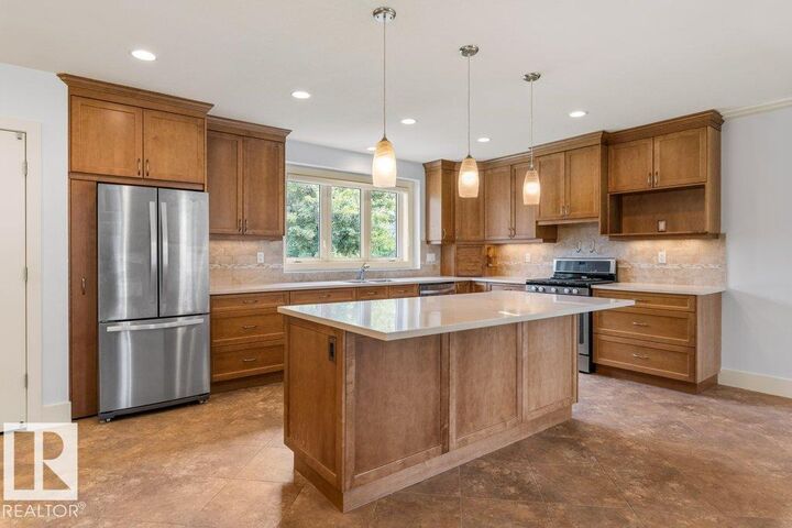 Property Photo:  9711 146 Street NW  AB T5N 2Z3 