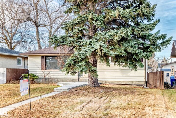 Property Photo: 9126 152 St NW AB T5R 1M4