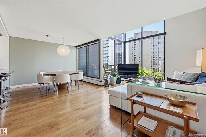 Property Photo: 10045 118 Street NW 806 AB T5K 2K2