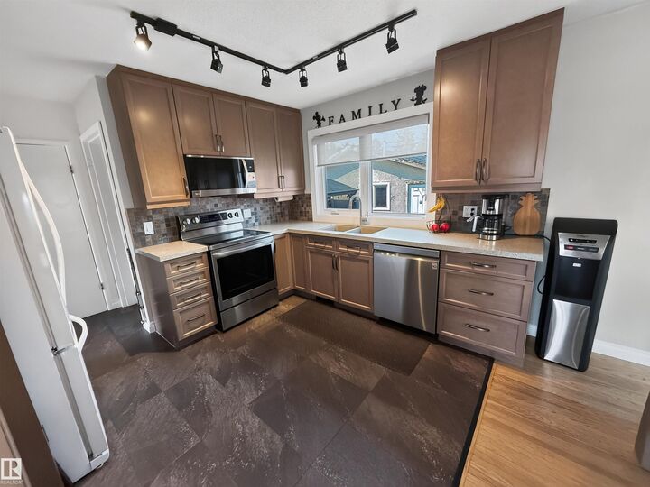 Property Photo: 16046 95 Avenue NW AB T5P 0A7