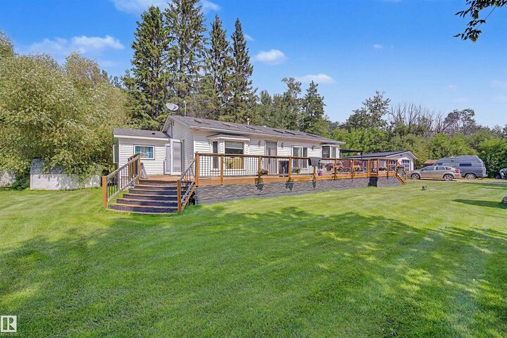 Property Photo: 55107 Rge Road 33 709 AB T0E 1A0