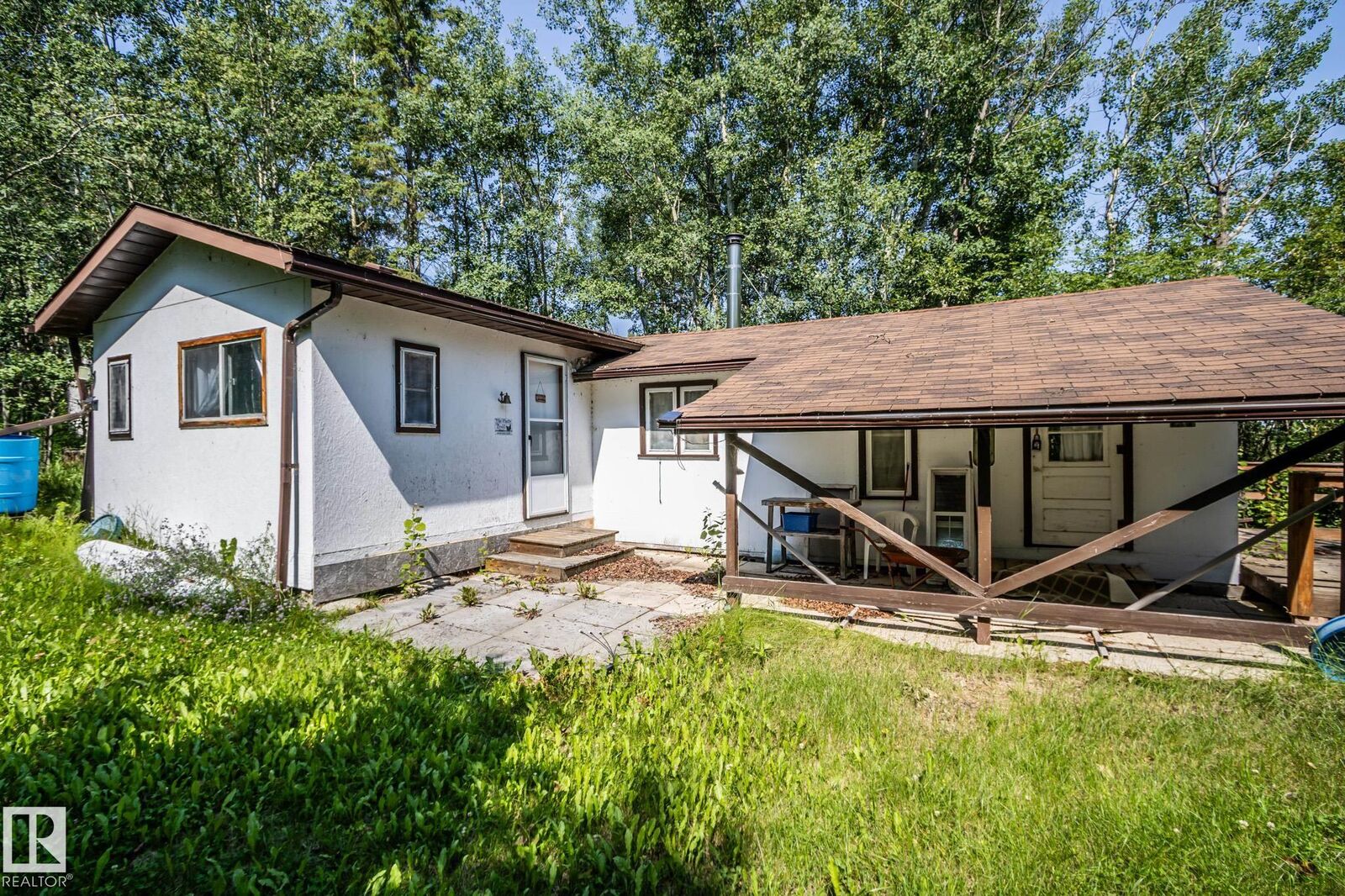 Property Photo:  811 59209 Range Rd 95A  AB T0A 3A0 
