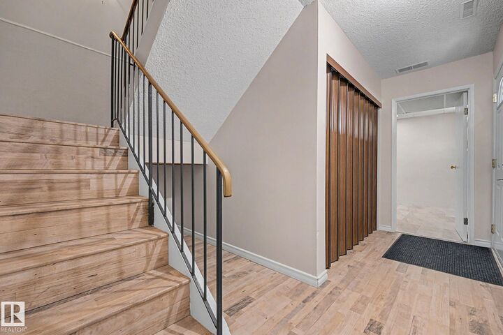 Property Photo:  1096 Knottwood Road NW  AB T6K 3R3 