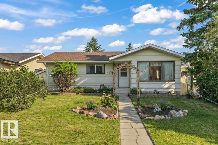 Property Photo: 6708 31 Avenue NW AB T6K 1M3
