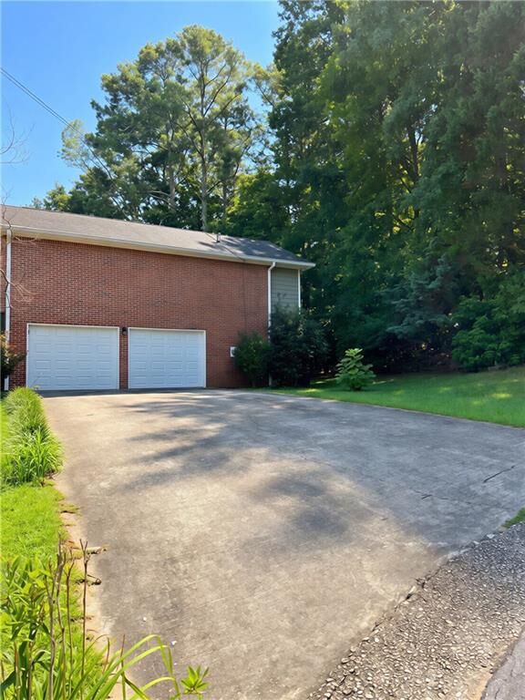 Property Photo: 33 Chief Circle GA 30043