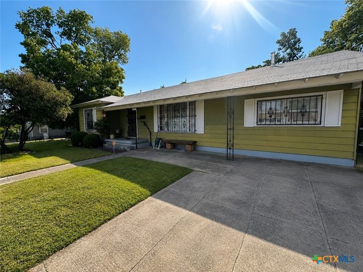 Property Photo: 1109 Gray Drive TX 76541