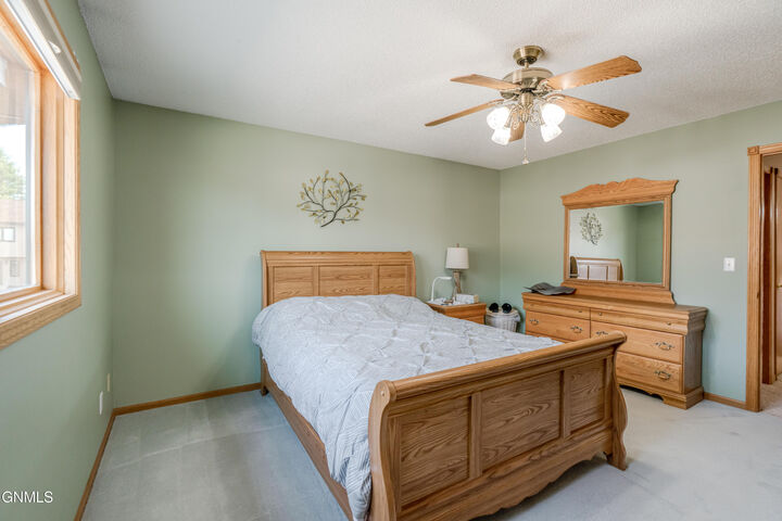 Property Photo:  2960 Ontario Lane 6  ND 58503 