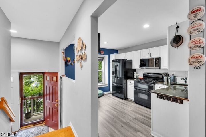 Property Photo:  15 Spruce Ter  NJ 07856 